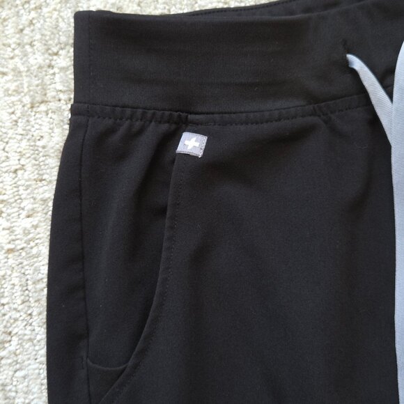 FIGS Scrub Set Black Catarina Top Small Zamora Jogger Pants Petite XS Women's - Picture 12 of 16